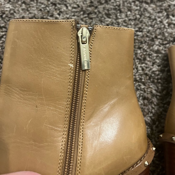 Gianni Bini brown leather boots with heel - Picture 4 of 5